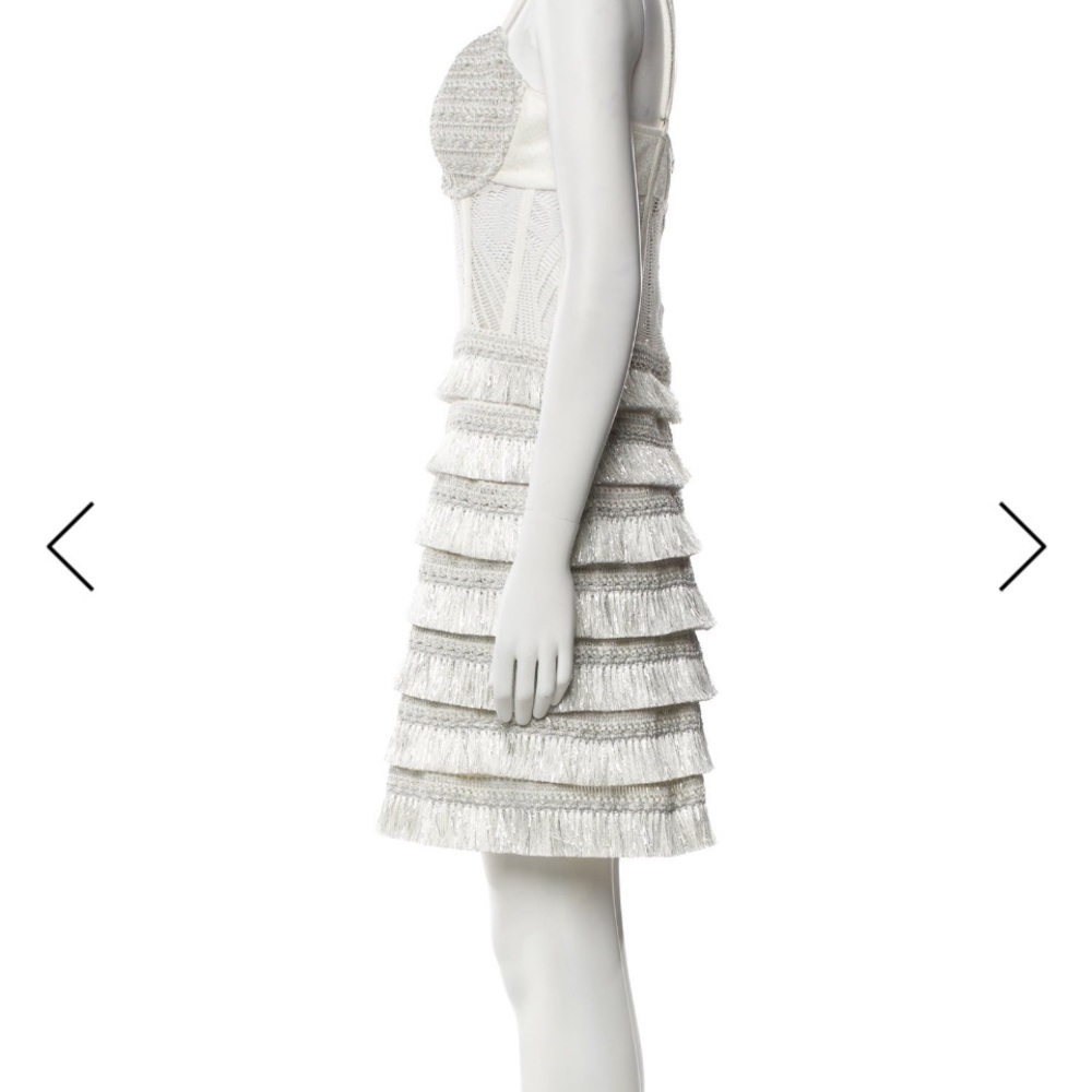 Elegant White Tiered Dress - Picture 2 of 3